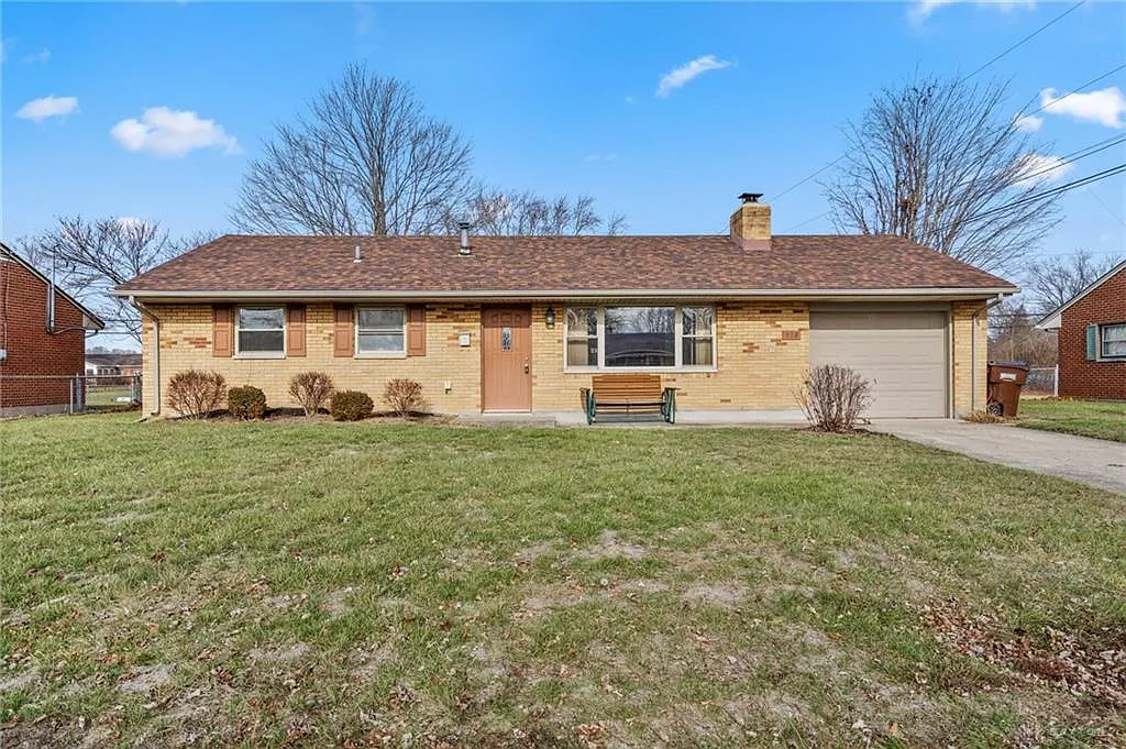 338 Lutz Dr photo 1