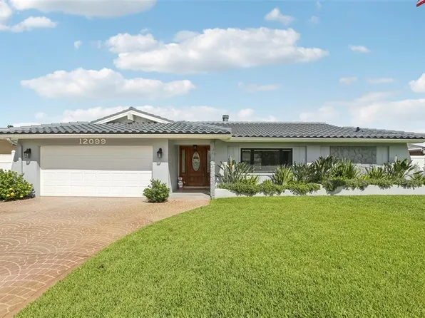 12099 Kay Dr, Seminole, FL 33772