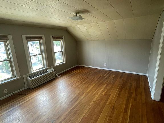 5th image of 1310 Grosscup Ave #5