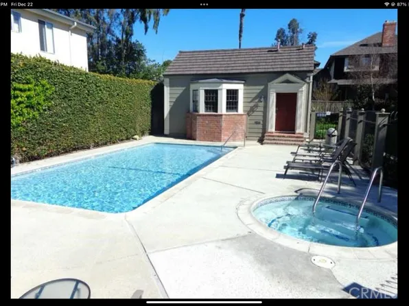 304 Campbell Ln, Costa Mesa, CA 92627