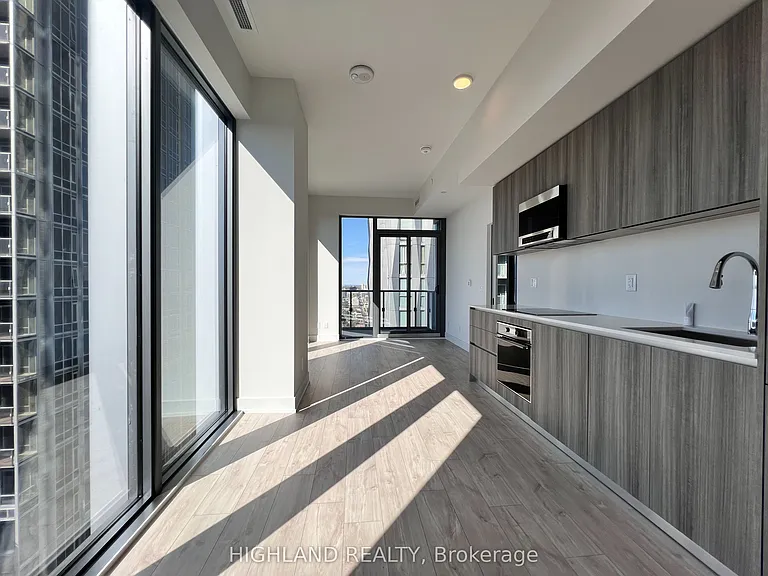 8 Cumberland St #3802 — Photo 9