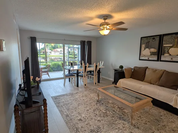 1020 Palm View Dr APT 102, Naples, FL 34110