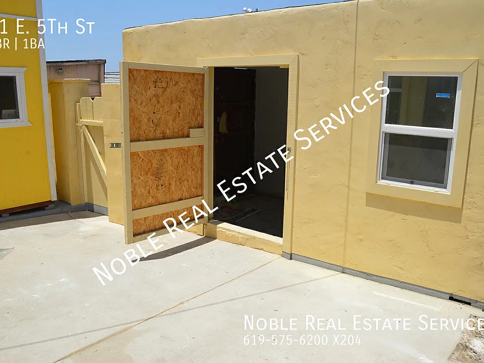 31 E 5th St