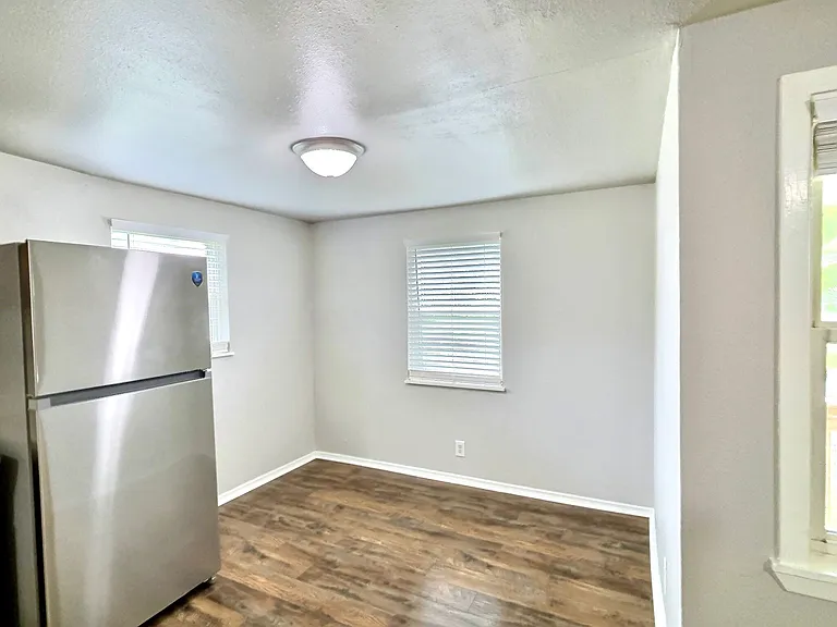 411 Palmetto St — Photo 4