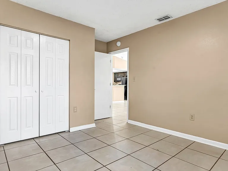 2610 E Lake Ave — Photo 23