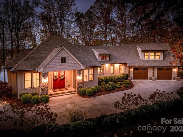 8213 Ridgewood Rd, Sherrills Ford, NC 28673