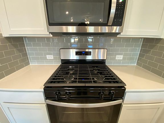 2nd image of 207 Sweetwater Creek Ln