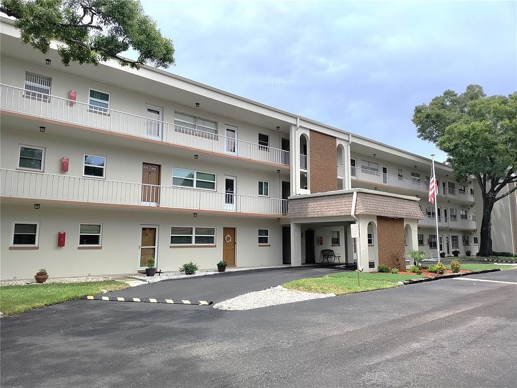 5880 38th Ave N APT 304, Saint Petersburg, FL 33710 | Zillow