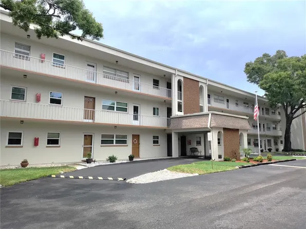 5880 38th Ave N APT 304, Saint Petersburg, FL 33710