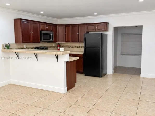 332 NE 110th Ter #332, Miami, FL 33161