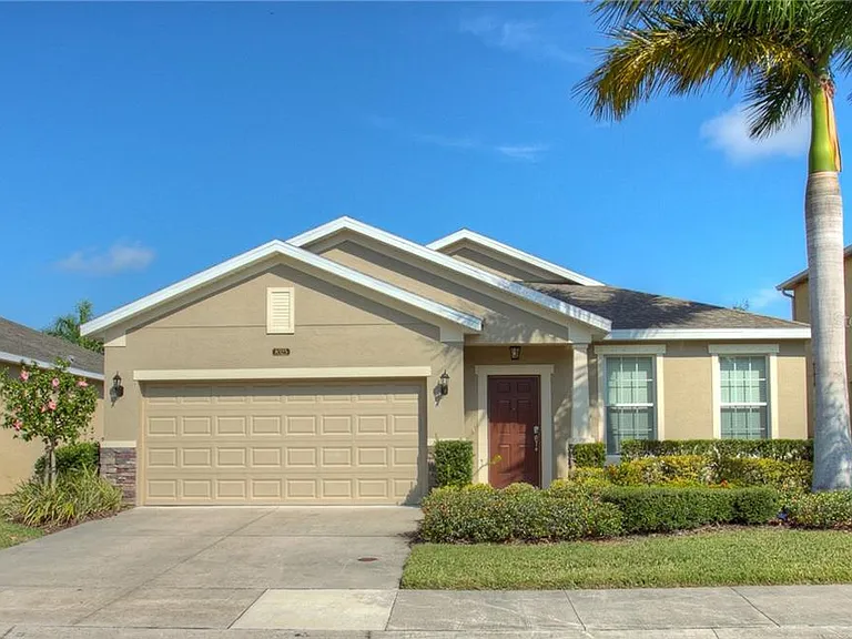 8525 Karpeal Dr — Photo 2