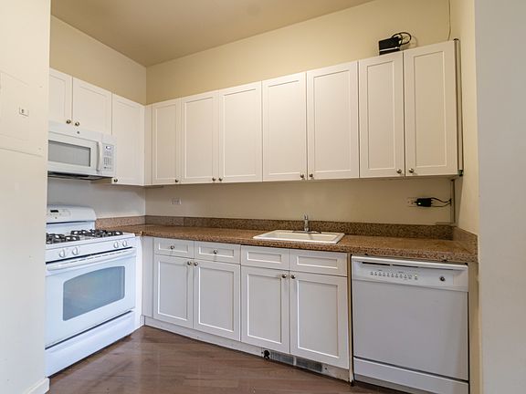 4th image of 15 Park Row APT 15A