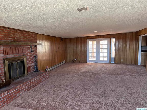 3rd image of 601 E Lance Dr