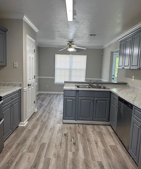 4611 Marthas Way — Photo 4
