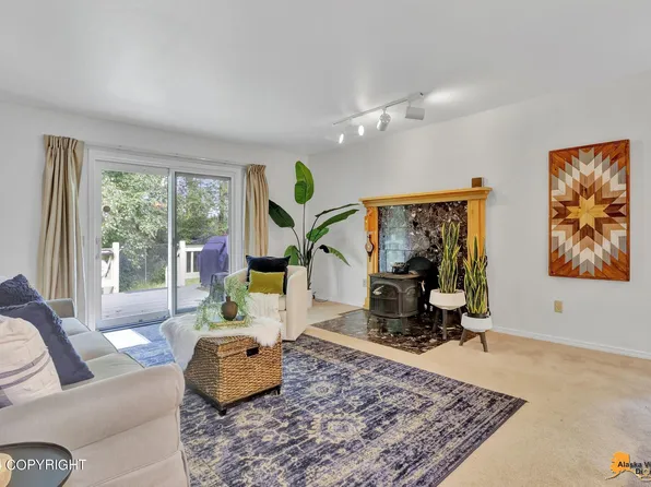 12530 Snowbird Dr, Anchorage, AK 99516