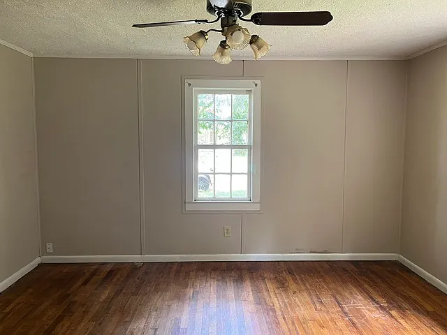 3 bed, 1.5 bath, 1134 sqft, $925 — Photo 2