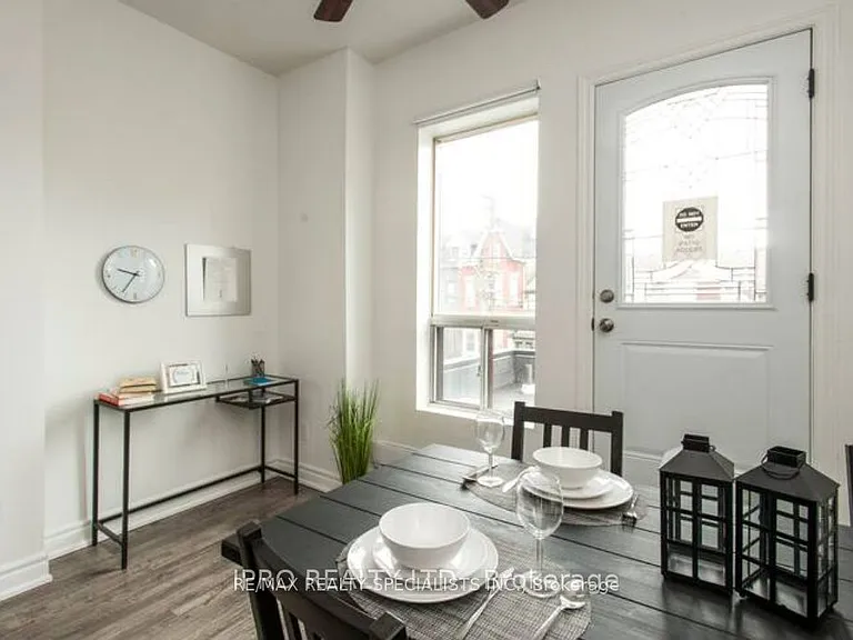 450 Bathurst St #2 — Photo 14