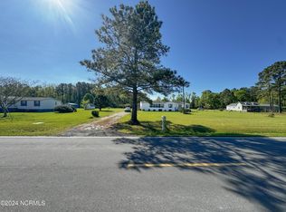 1056 E Wards Bridge Rd, Kenansville, NC 28349