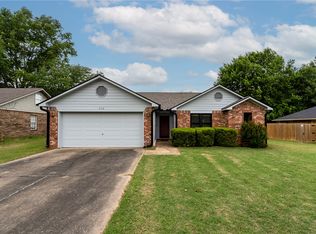 1150 S Lyndale St, Siloam Springs, AR 72761