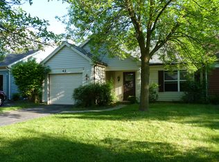 42 Sandhurst Rd, Mundelein, IL 60060