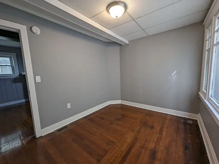 44 White St — Photo 12