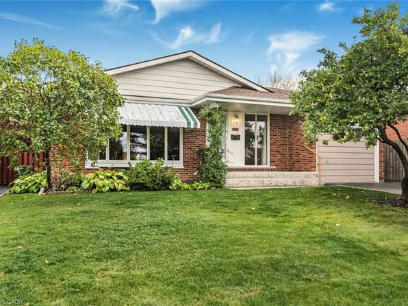 111 Greenford Dr, Hamilton, ON L8G 2G7