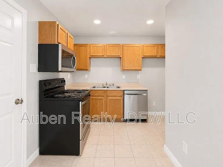 434 Chestnut Ln — Photo 8