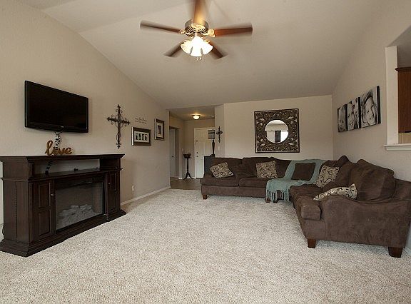Spacious living room
