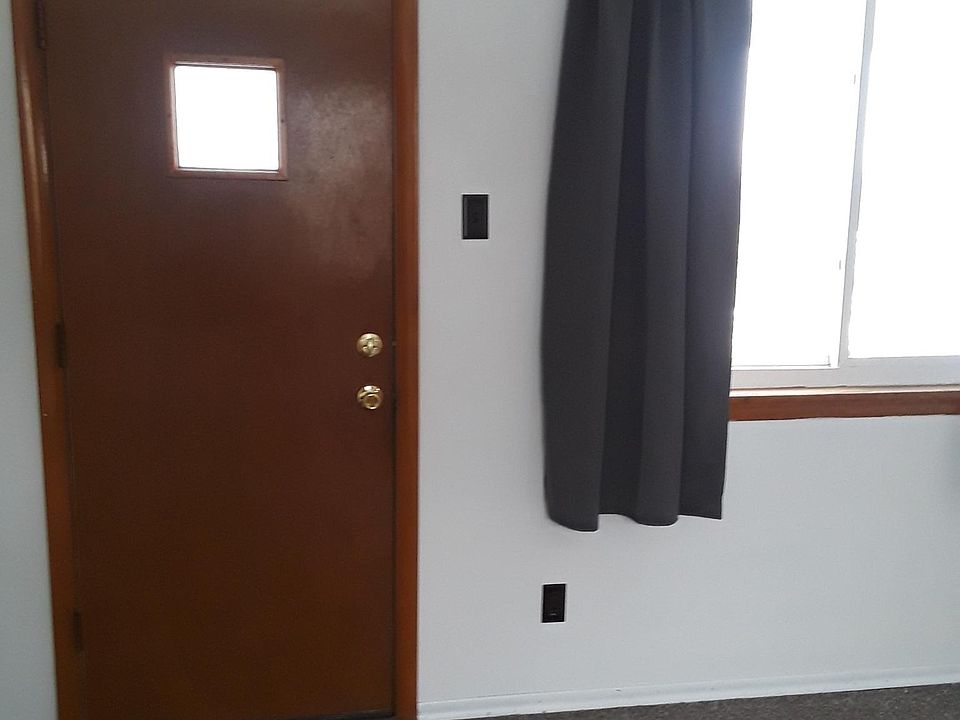 Front door/breezeway entrance