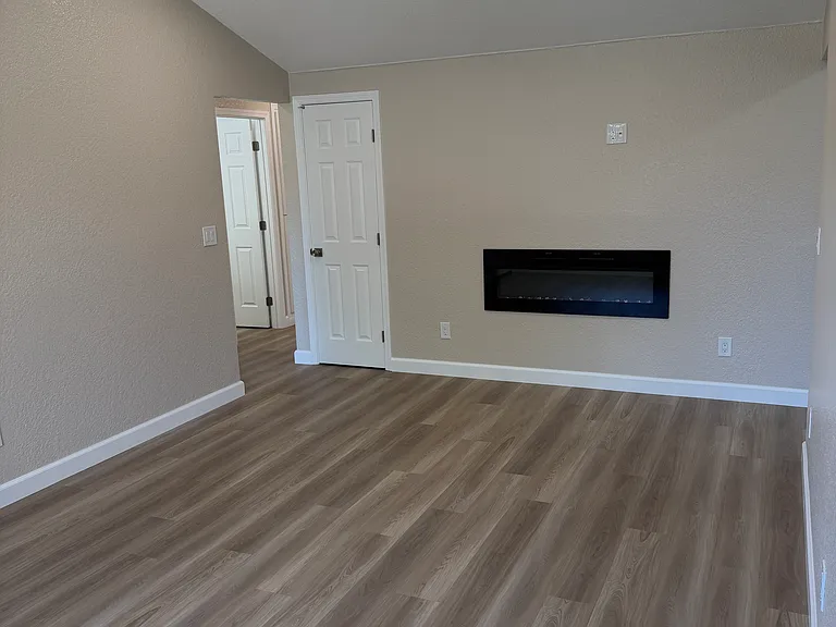 4145 E Orangeburg Ave — Photo 3