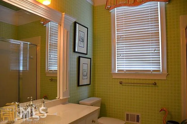 105 Saint Andrews Sq — Photo 17