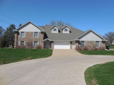 2378 Willowbrooke Ln, Iowa City, IA, 52246