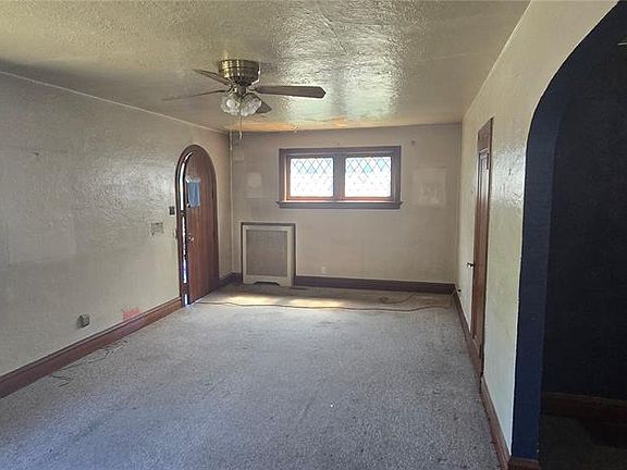 5th image of 7330 Shaftesbury Ave