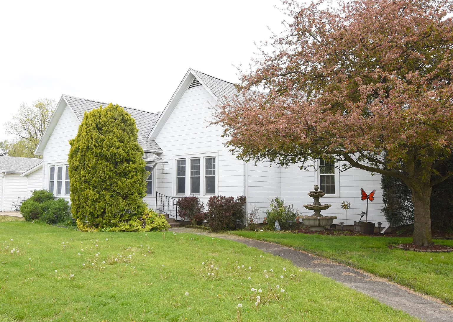 722 N College Ave photo 1