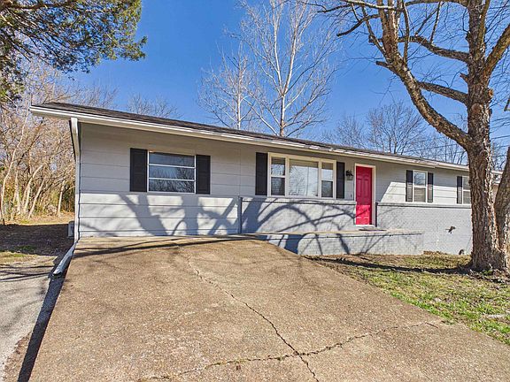 3rd image of 433 Louann Dr