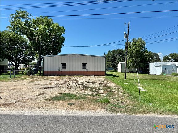 2nd image of 516 N Byers Dr