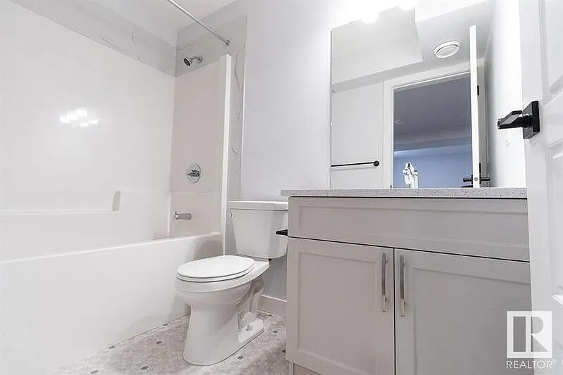 1 bed, 1.0 bath, $1,200 — Photo 3