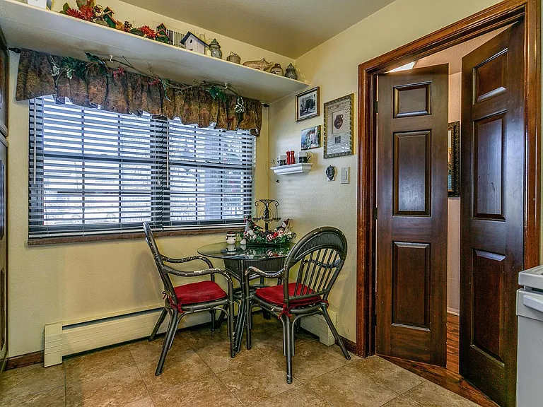 3541 S Hillcrest Dr — Photo 10