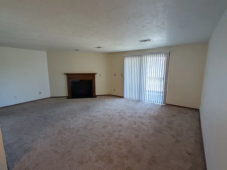 Pheasant Run Apartments — Photo 9