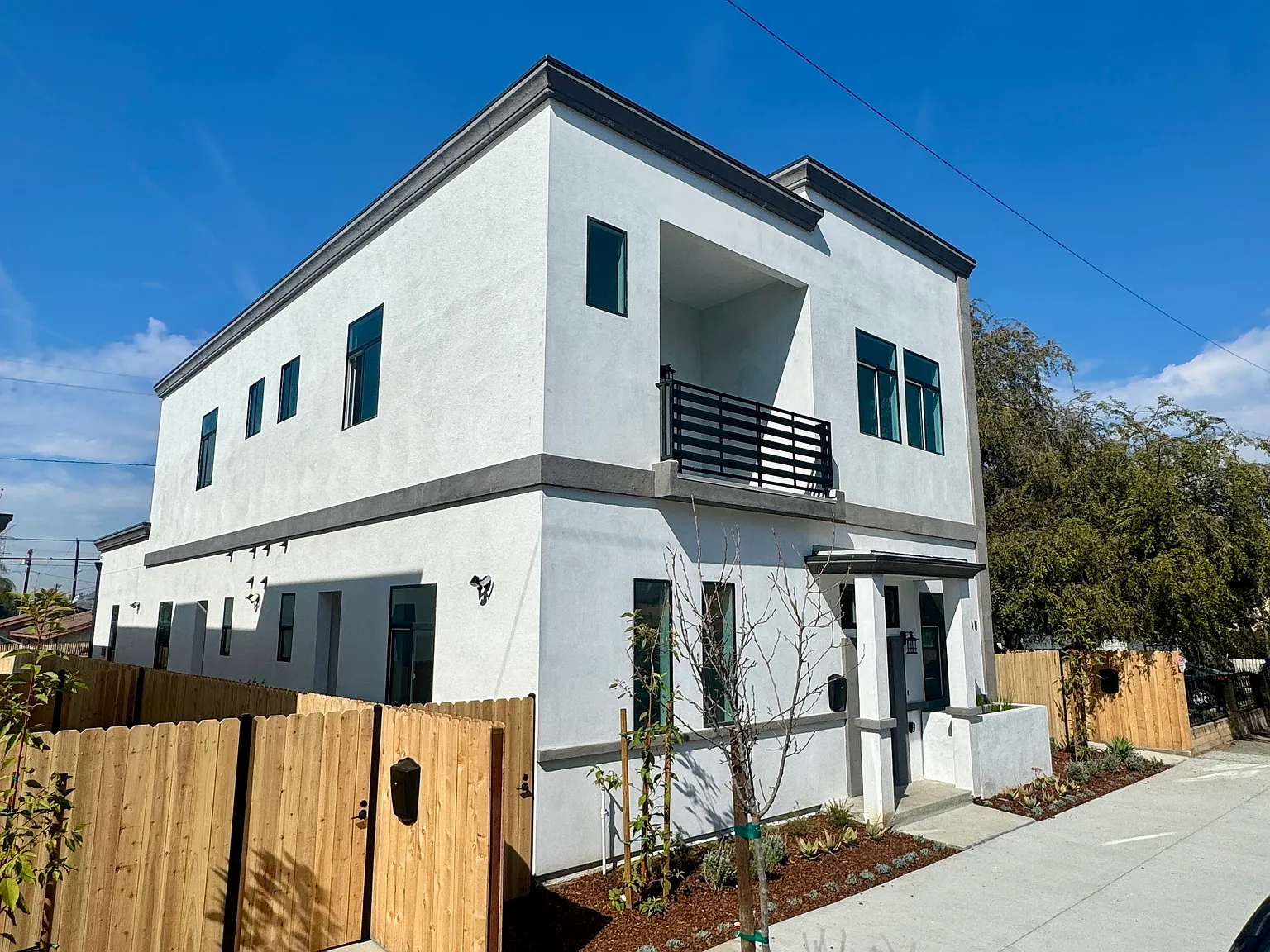 4 bed, 1592 sqft, $4,500 — Photo 2