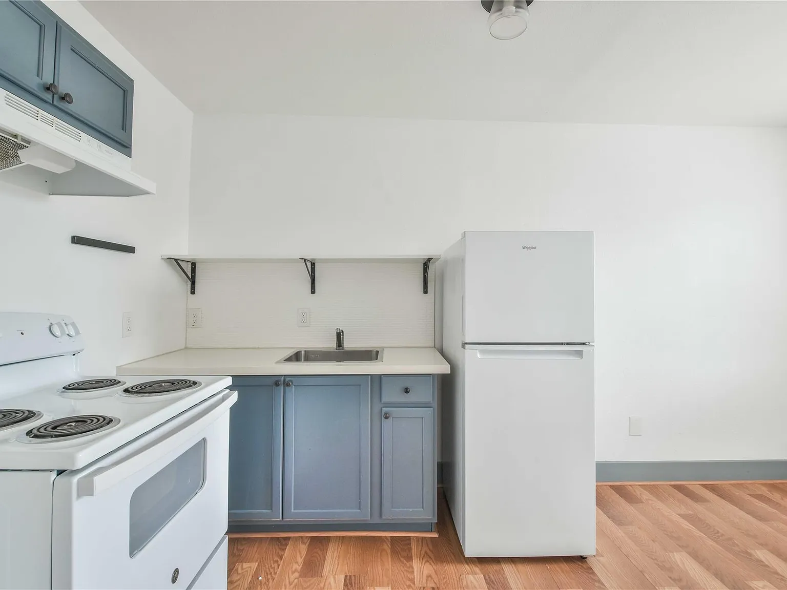 5320 Polk St — Photo 3