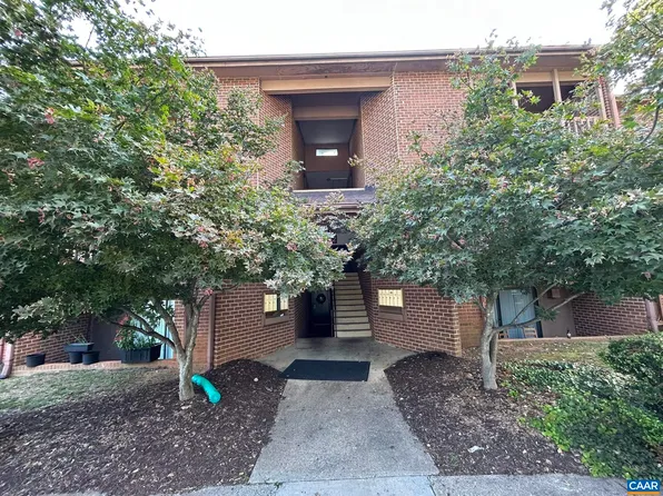 102 Turtle Creek Rd APT 11, Charlottesville, VA 22901