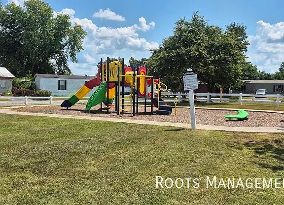 2nd image of 39 Riviera Courts Dr #39