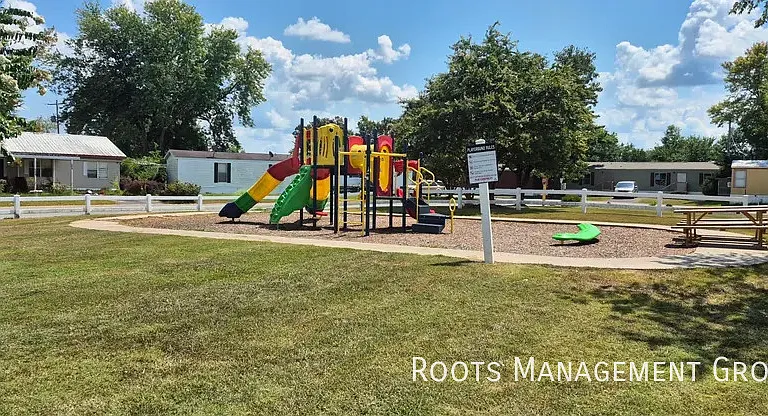 181 Riviera Courts Dr #181 — Photo 2