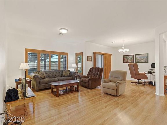 5th image of 10713 Mission Lakes Ave