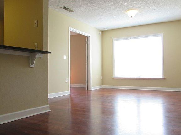 2nd image of 2035 Dixie Belle Dr #2035G
