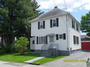 54 Dunedin St, Cranston, RI 02920