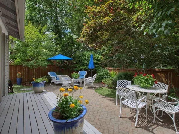 295 145th Pl SE, Bellevue, WA 98007
