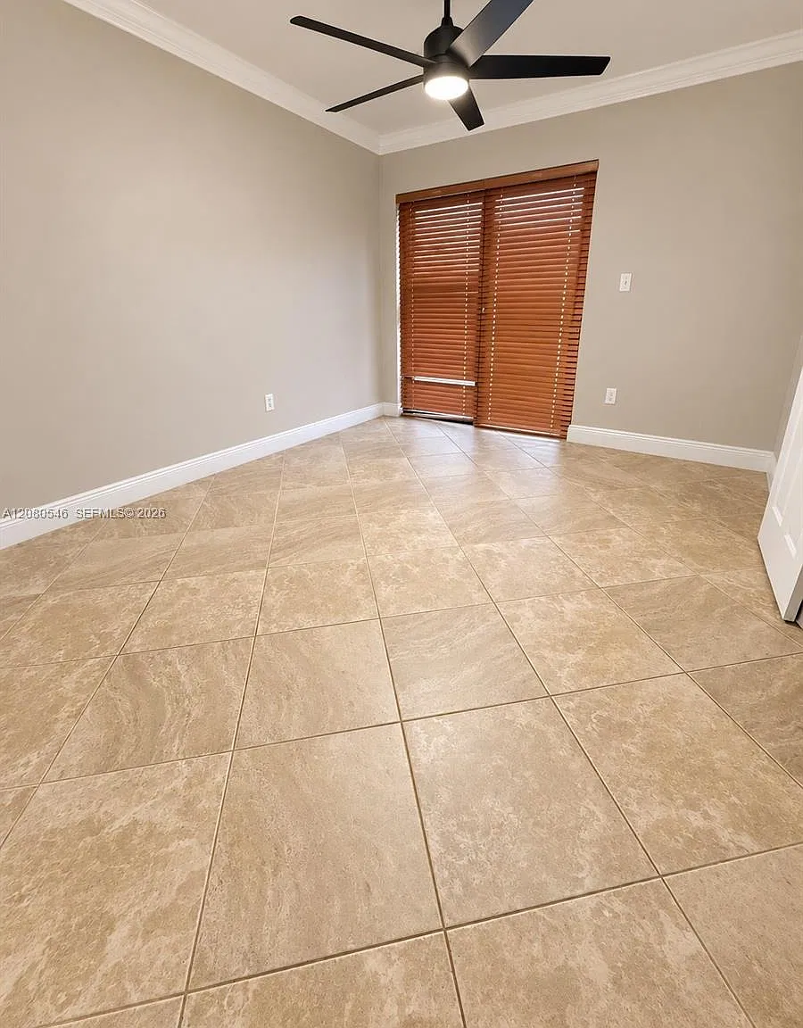 3 bed, 1300 sqft, $3,300 — Photo 3