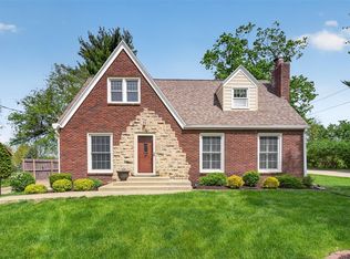 6605 Forest Ct, Windsor Heights, IA 50324